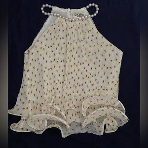 Súper cute top with pearls on neck line.  Size S, brand Moocha